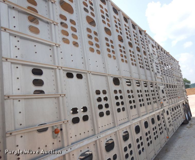 image for item IL9897 2005 Wilson PSDCL-402H  livestock trailer