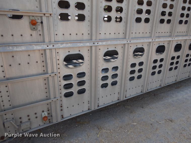 image for item IL9897 2005 Wilson PSDCL-402H  livestock trailer