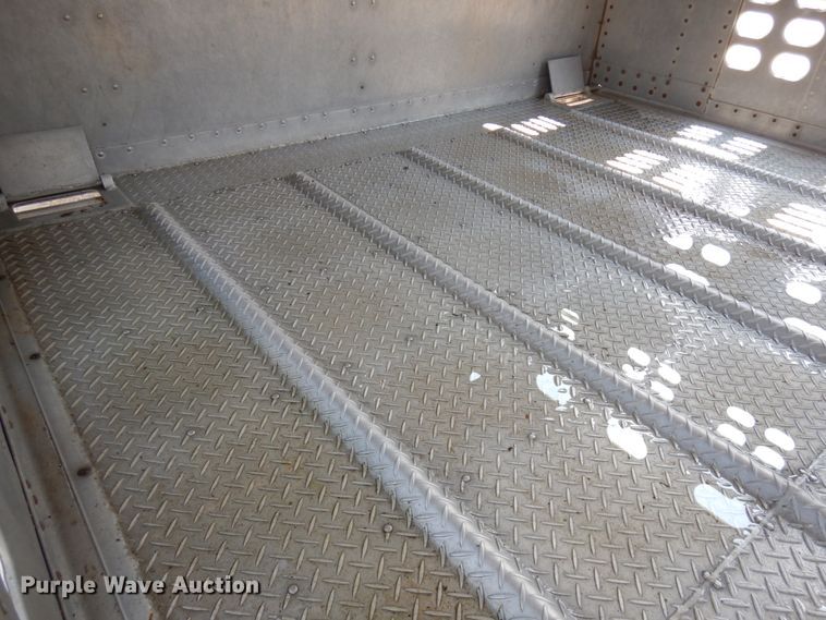 image for item IL9897 2005 Wilson PSDCL-402H  livestock trailer