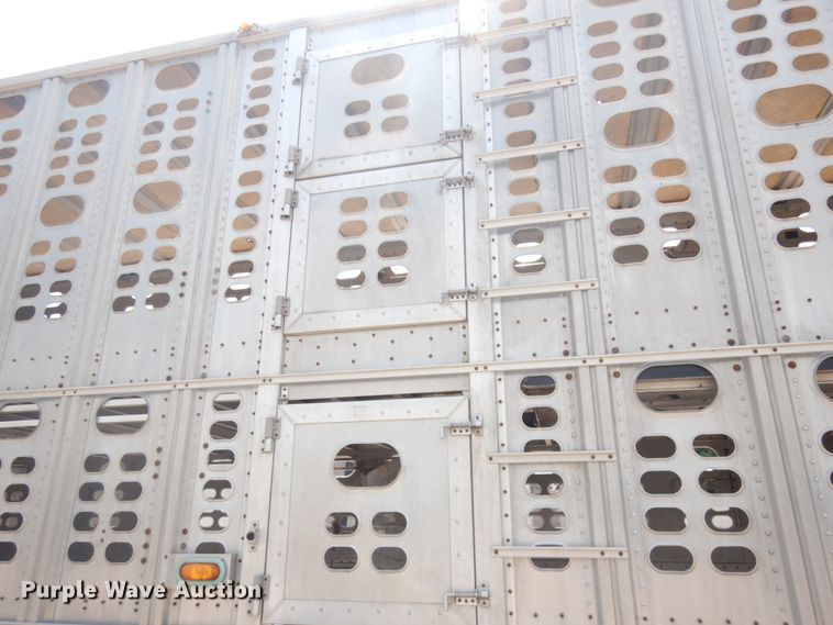 image for item IL9897 2005 Wilson PSDCL-402H  livestock trailer