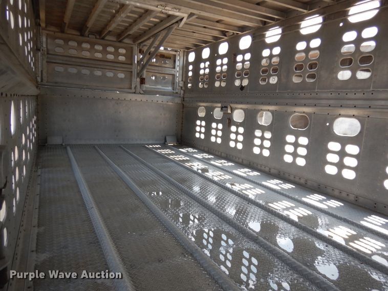 image for item IL9897 2005 Wilson PSDCL-402H  livestock trailer