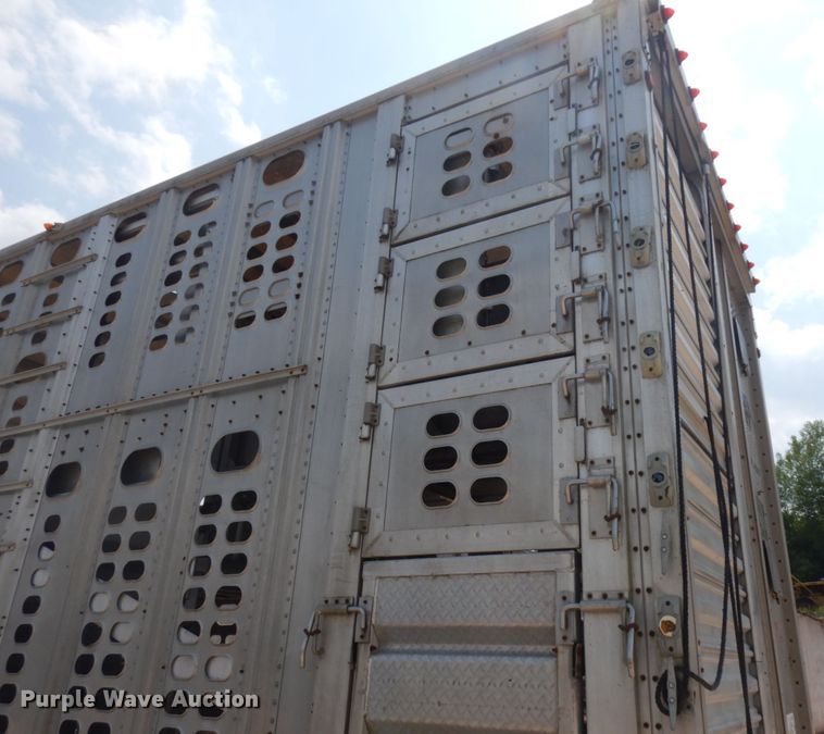 image for item IL9897 2005 Wilson PSDCL-402H  livestock trailer