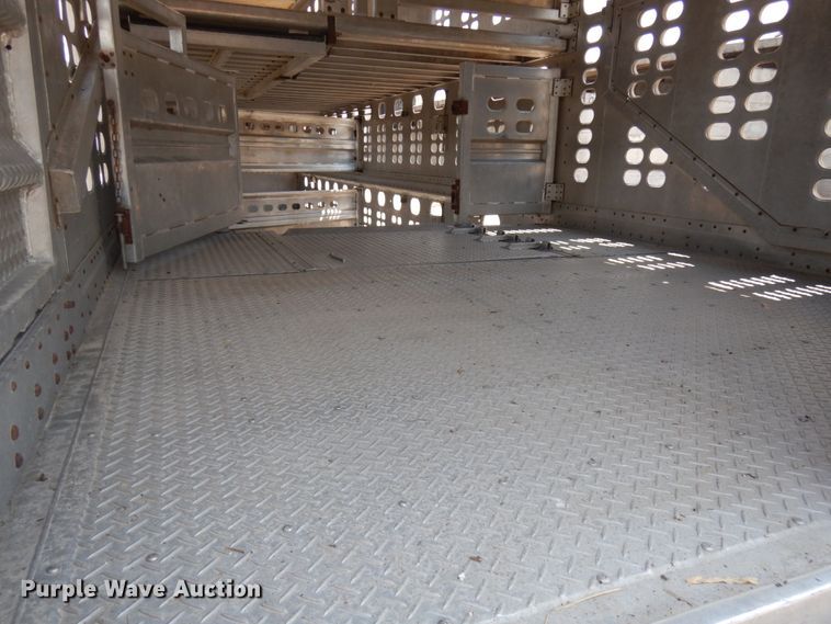 image for item IL9897 2005 Wilson PSDCL-402H  livestock trailer