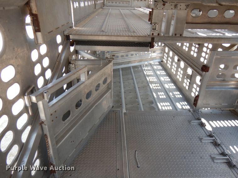 image for item IL9897 2005 Wilson PSDCL-402H  livestock trailer