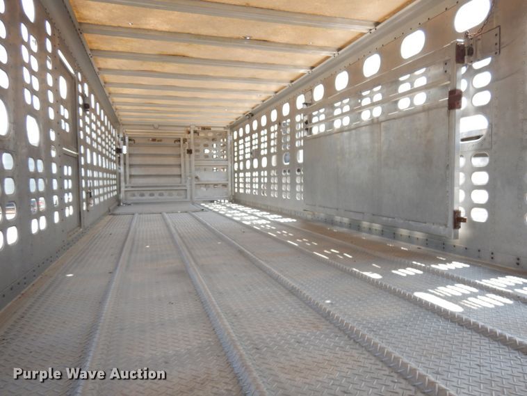 image for item IL9897 2005 Wilson PSDCL-402H  livestock trailer