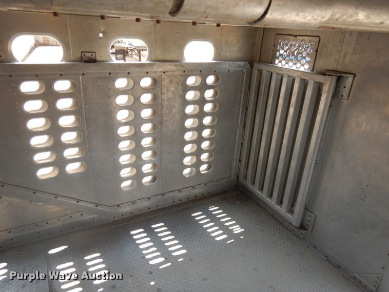 image for item IL9897 2005 Wilson PSDCL-402H  livestock trailer