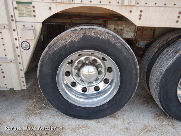 image for item IL9897 2005 Wilson PSDCL-402H  livestock trailer