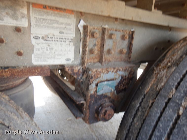 image for item IL9897 2005 Wilson PSDCL-402H  livestock trailer