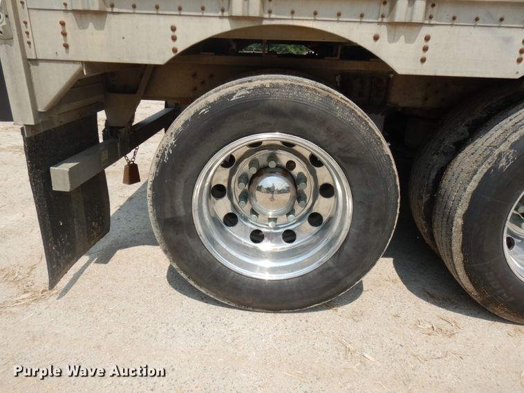 image for item IL9897 2005 Wilson PSDCL-402H  livestock trailer