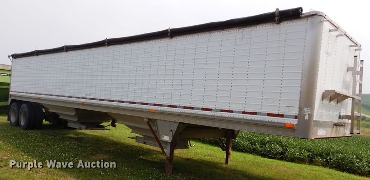 image for item IN9797 1995 Wilson DWH-400 Pacesetter  grain trailer