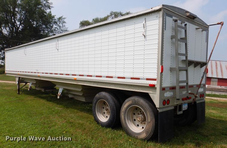 image for item IN9797 1995 Wilson DWH-400 Pacesetter  grain trailer