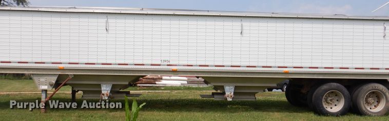 image for item IN9797 1995 Wilson DWH-400 Pacesetter  grain trailer