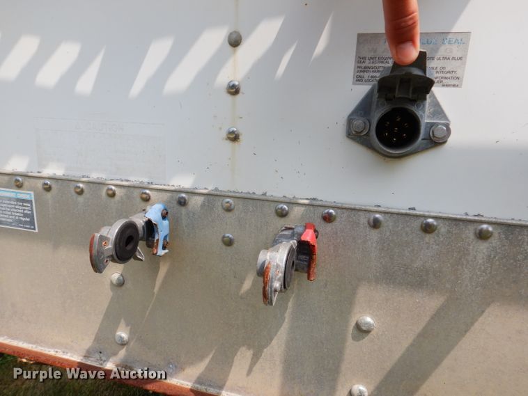 image for item IN9797 1995 Wilson DWH-400 Pacesetter  grain trailer