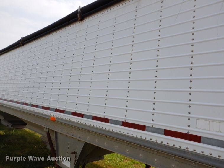 image for item IN9797 1995 Wilson DWH-400 Pacesetter  grain trailer
