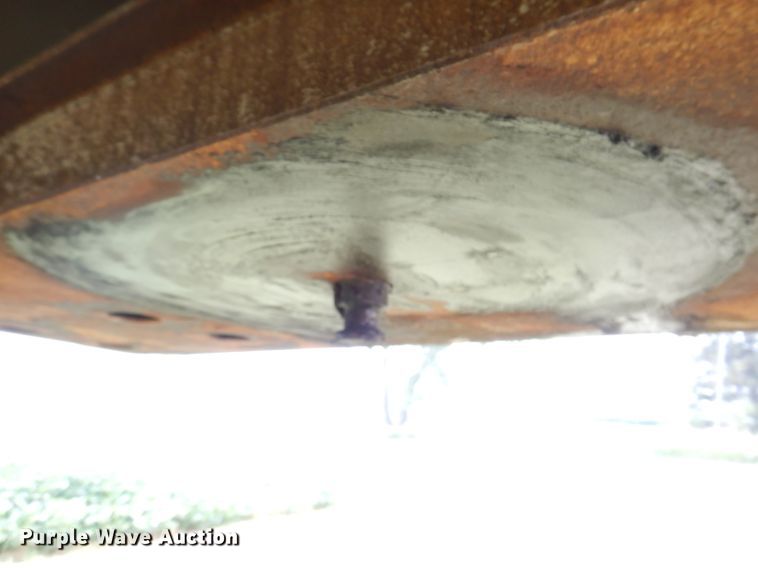 image for item IN9797 1995 Wilson DWH-400 Pacesetter  grain trailer