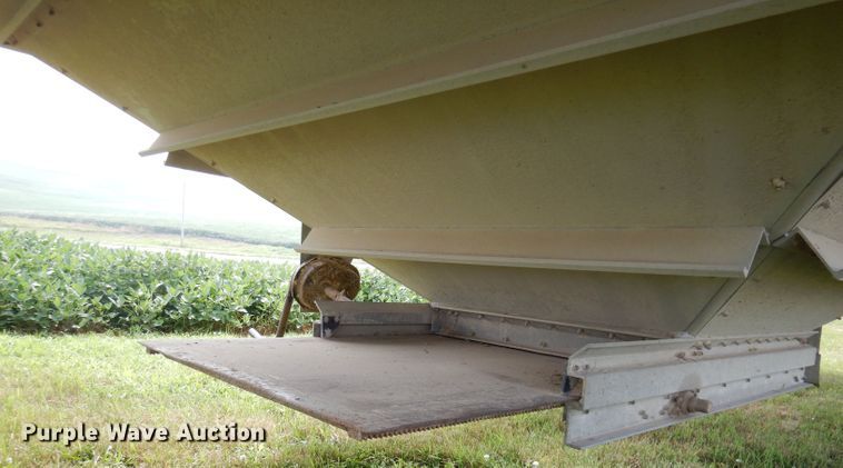 image for item IN9797 1995 Wilson DWH-400 Pacesetter  grain trailer