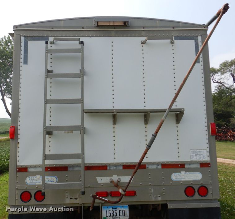 image for item IN9797 1995 Wilson DWH-400 Pacesetter  grain trailer