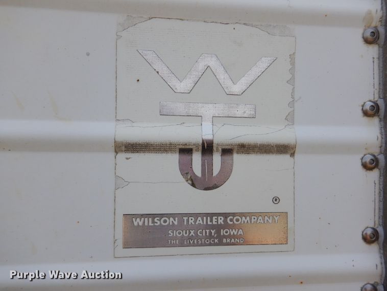 image for item IN9797 1995 Wilson DWH-400 Pacesetter  grain trailer