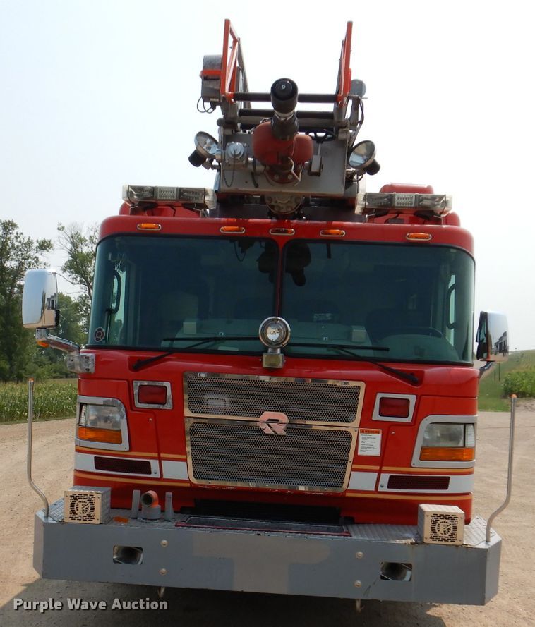 image for item IN9819 2004 Spartan 60DDEC  quint ladder fire truck