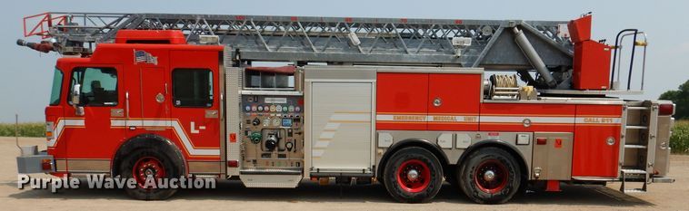 image for item IN9819 2004 Spartan 60DDEC  quint ladder fire truck