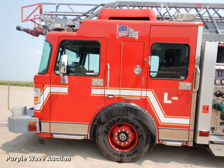 image for item IN9819 2004 Spartan 60DDEC  quint ladder fire truck