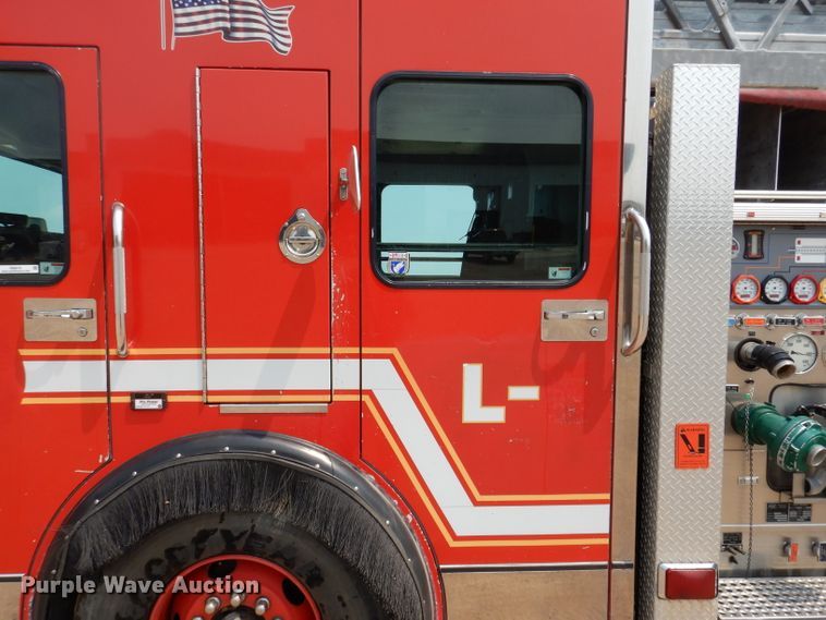 image for item IN9819 2004 Spartan 60DDEC  quint ladder fire truck