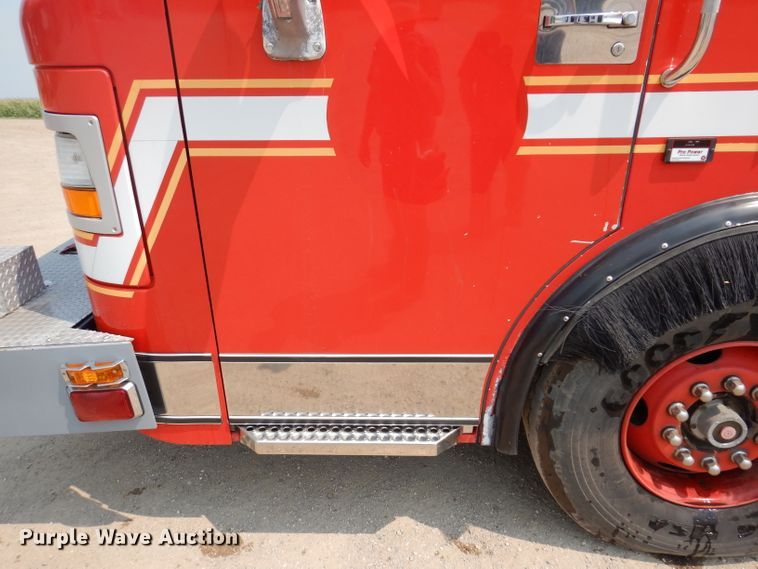 image for item IN9819 2004 Spartan 60DDEC  quint ladder fire truck