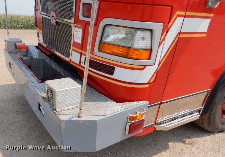 image for item IN9819 2004 Spartan 60DDEC  quint ladder fire truck