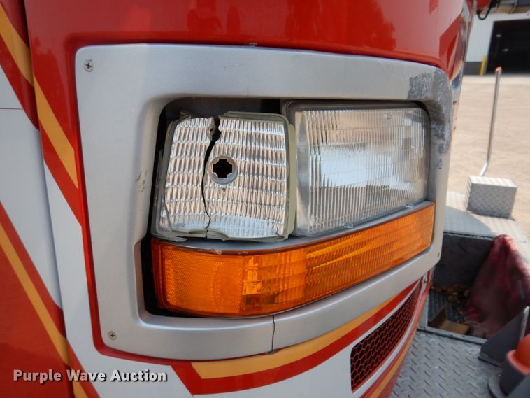 image for item IN9819 2004 Spartan 60DDEC  quint ladder fire truck