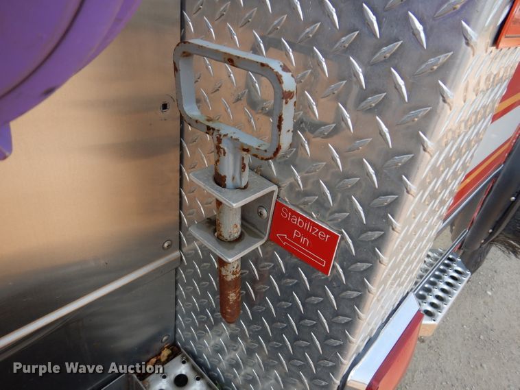 image for item IN9819 2004 Spartan 60DDEC  quint ladder fire truck