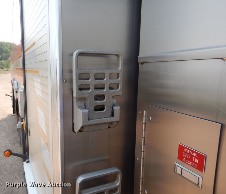 image for item IN9819 2004 Spartan 60DDEC  quint ladder fire truck