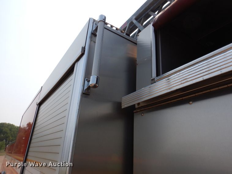 image for item IN9819 2004 Spartan 60DDEC  quint ladder fire truck