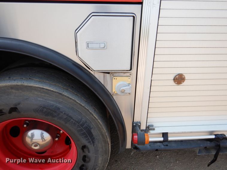 image for item IN9819 2004 Spartan 60DDEC  quint ladder fire truck