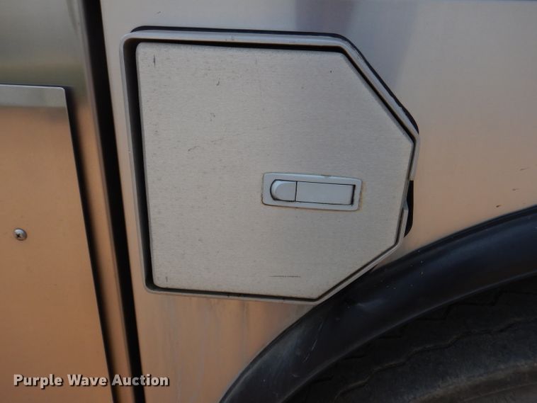 image for item IN9819 2004 Spartan 60DDEC  quint ladder fire truck