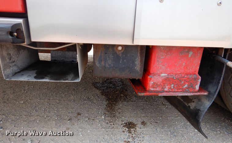 image for item IN9819 2004 Spartan 60DDEC  quint ladder fire truck