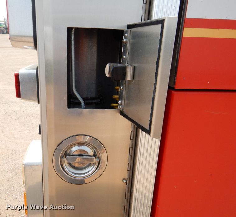 image for item IN9819 2004 Spartan 60DDEC  quint ladder fire truck