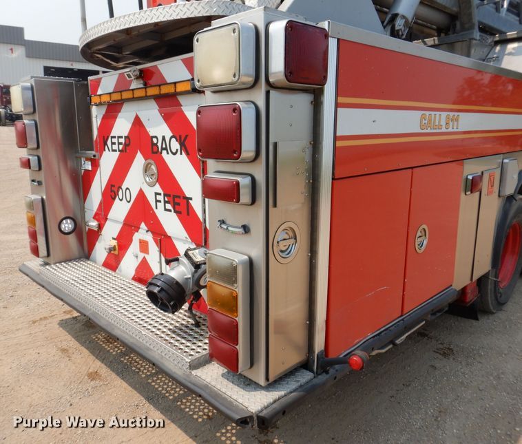 image for item IN9819 2004 Spartan 60DDEC  quint ladder fire truck