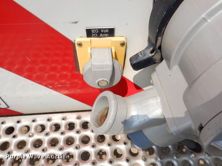 image for item IN9819 2004 Spartan 60DDEC  quint ladder fire truck