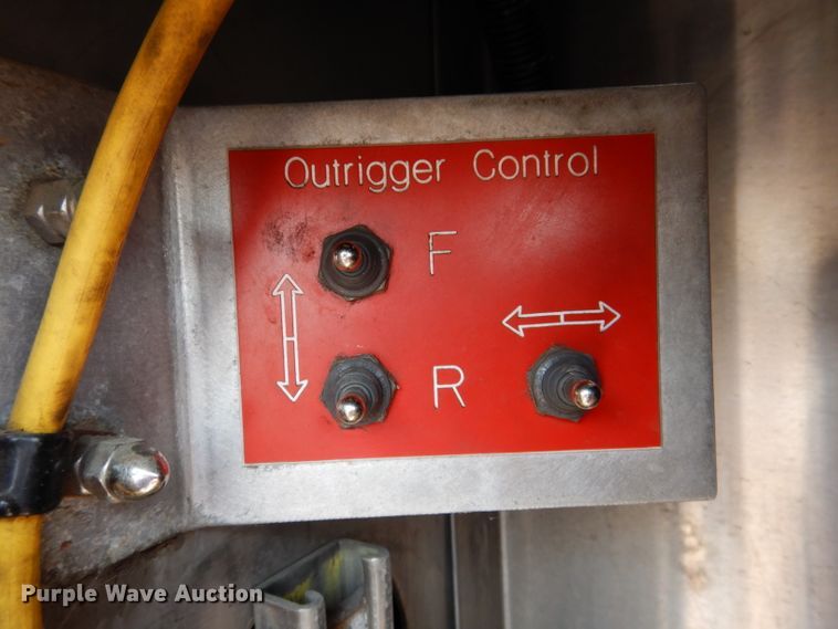 image for item IN9819 2004 Spartan 60DDEC  quint ladder fire truck