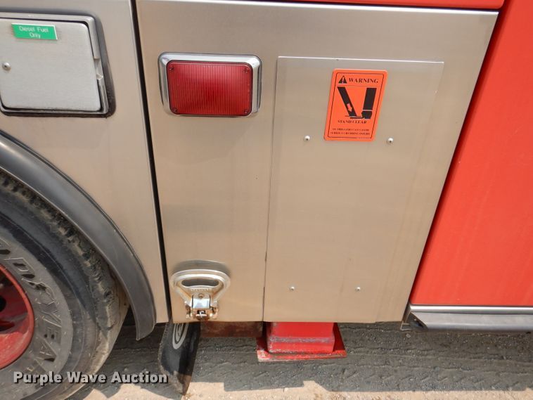 image for item IN9819 2004 Spartan 60DDEC  quint ladder fire truck