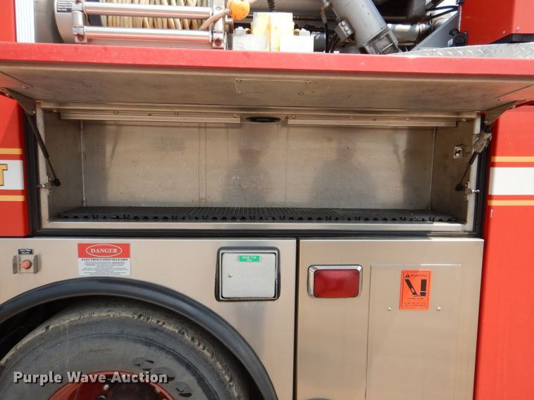 image for item IN9819 2004 Spartan 60DDEC  quint ladder fire truck