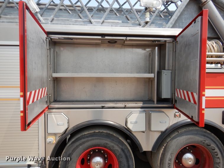 image for item IN9819 2004 Spartan 60DDEC  quint ladder fire truck