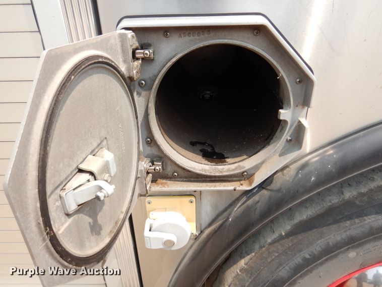 image for item IN9819 2004 Spartan 60DDEC  quint ladder fire truck