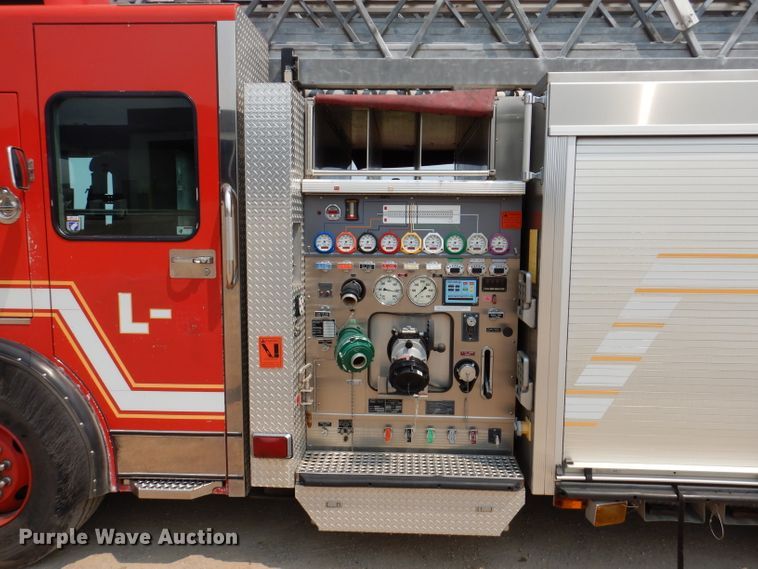 image for item IN9819 2004 Spartan 60DDEC  quint ladder fire truck