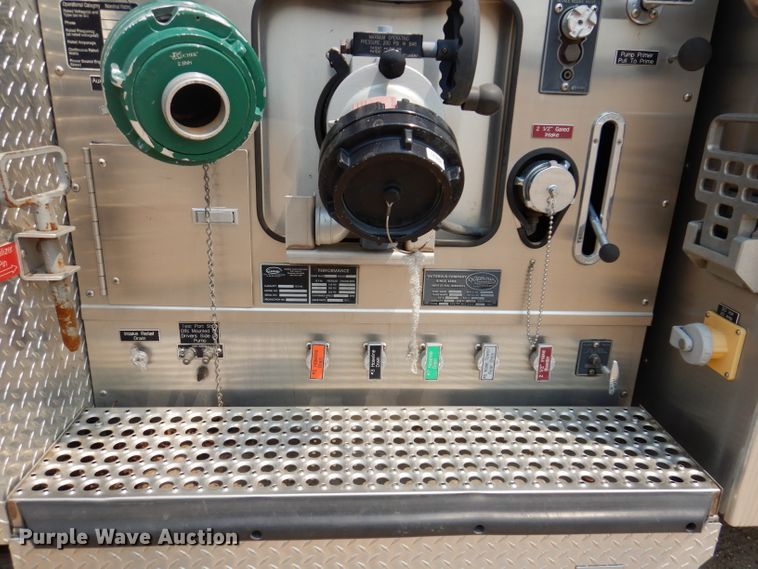 image for item IN9819 2004 Spartan 60DDEC  quint ladder fire truck