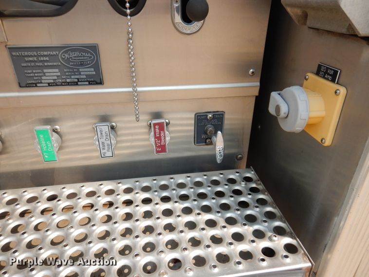 image for item IN9819 2004 Spartan 60DDEC  quint ladder fire truck