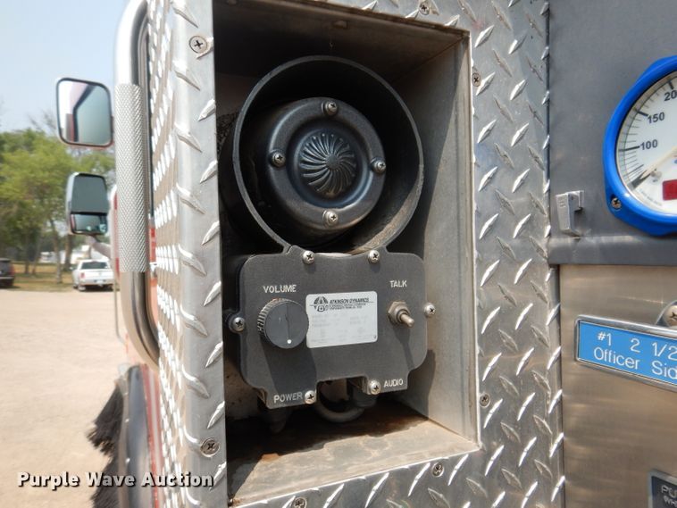 image for item IN9819 2004 Spartan 60DDEC  quint ladder fire truck