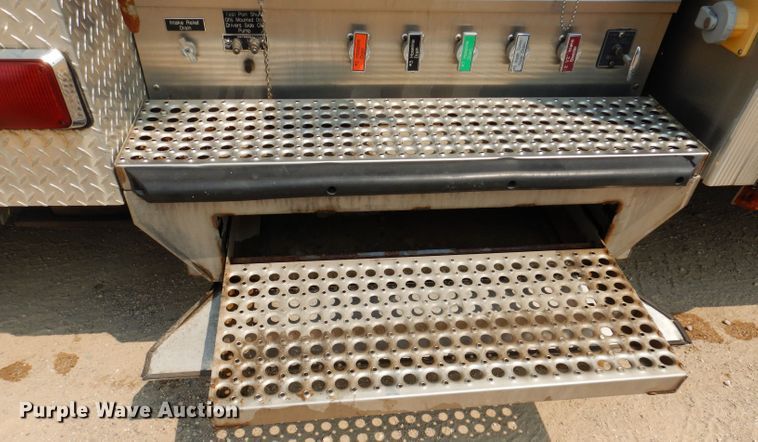 image for item IN9819 2004 Spartan 60DDEC  quint ladder fire truck