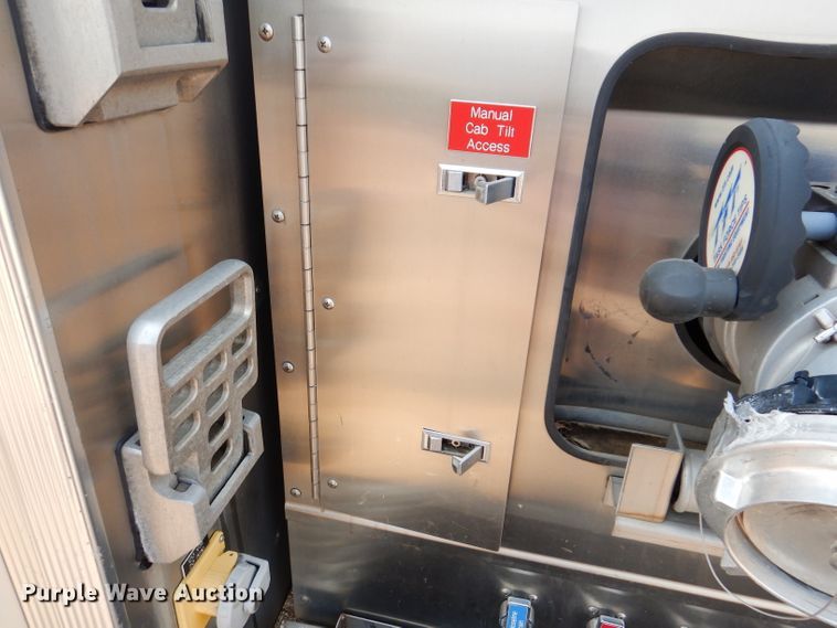 image for item IN9819 2004 Spartan 60DDEC  quint ladder fire truck