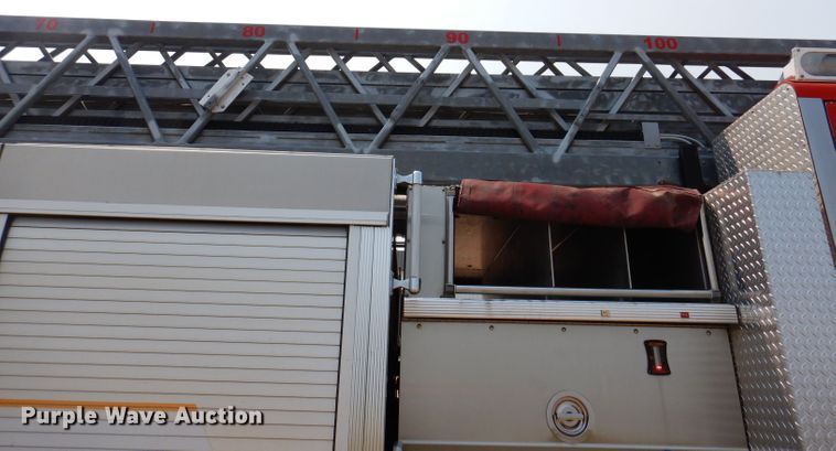 image for item IN9819 2004 Spartan 60DDEC  quint ladder fire truck